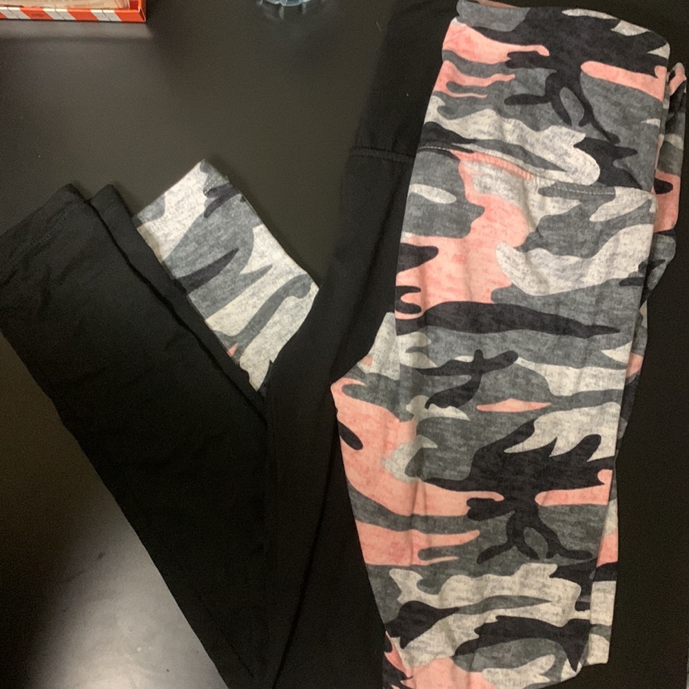 Two Soft Kiss Leggings for 1 Price! - Medium